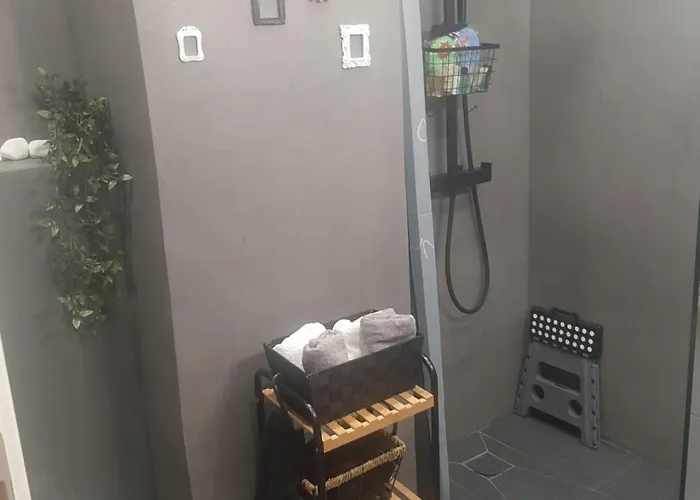 Luxury Apartment Close To Metro